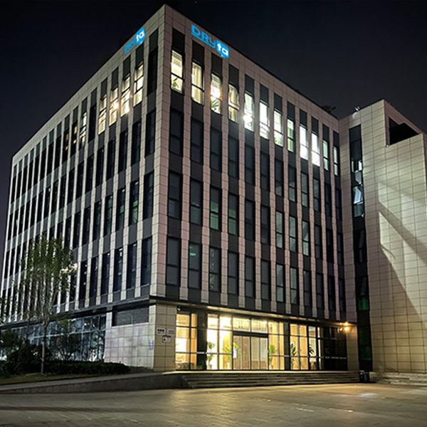 State-of-the-Art Facility and Equipment